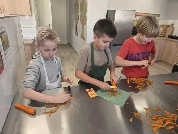 636896043-1433866625195469-1407820361546274566-n-jpg