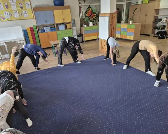 wychowankowie-swietlicy-robia-sklony--jpeg