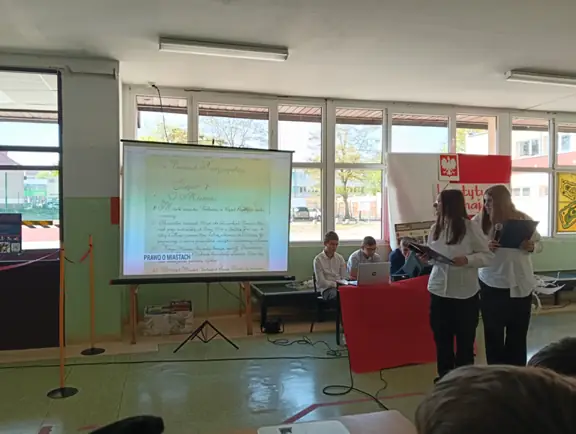 3 maja - prelekcje dla społeczności uczniowskiej - 1