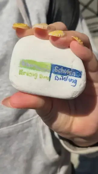 Kamień z logo OBS z Eberswalde
