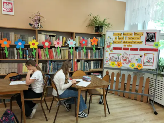 reprezentantki-z-kl--3a-wykonuja-zadania-konkursowe--jpg