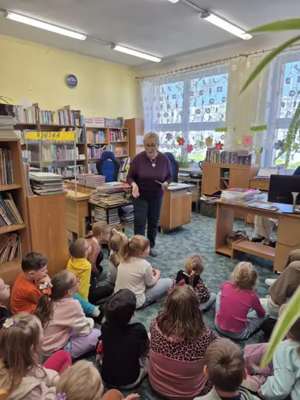 uczniowie-z-kl--1a-podczas-zabawy-prawda-czy-falsz--jpg