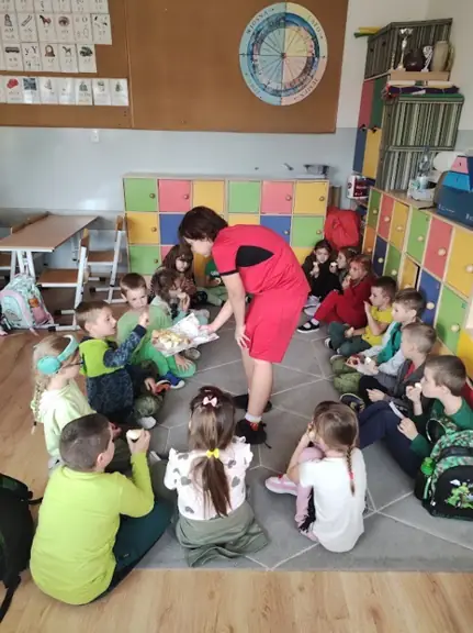 Światowy Dzień Jabłka w klasach I-III - zdj2