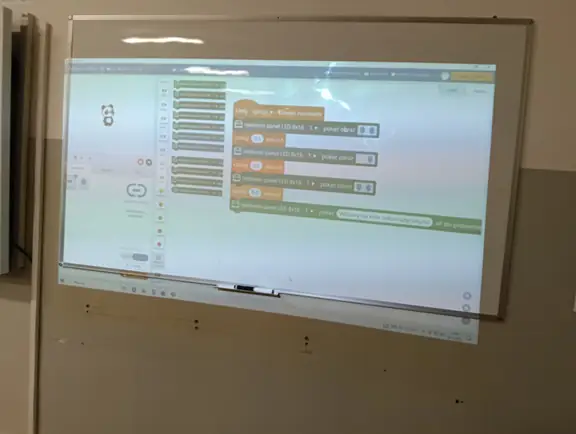 aplikacja-do-sterowania-niebieskimi-diodami-z-wyswietlacza-dla-cyberpi-jpg