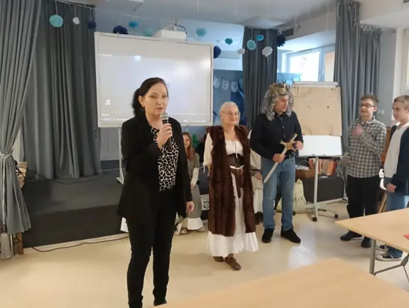 pani-dyrekor-joanna-szczecinska-podsumowuje-tegoroczny-konkurs-historyczny-i-gratuluje-wszystkim-uczestnikom-jpg