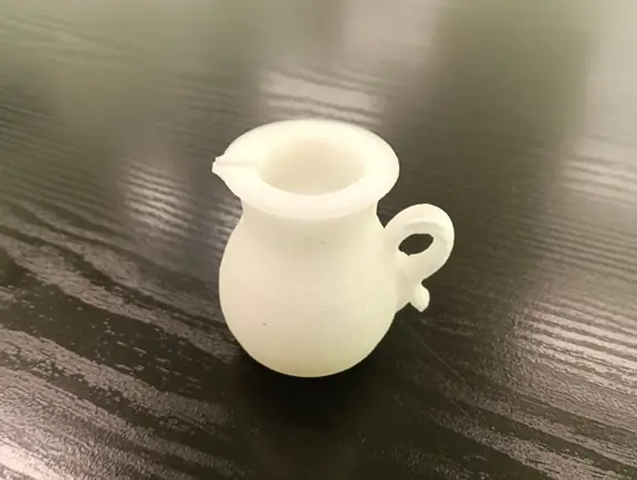 wydrukowany model 3D dzbana