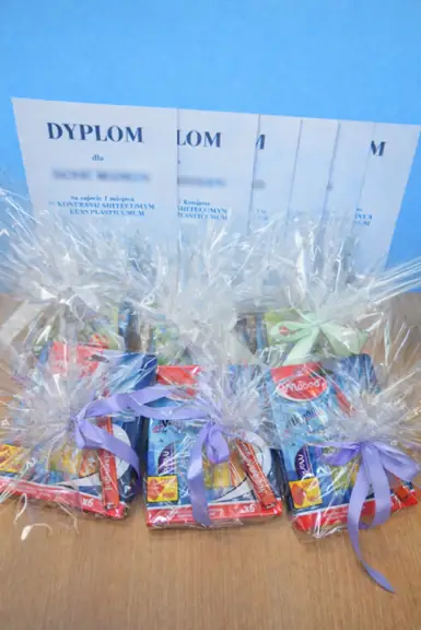 nagrody-przygotowane-dla-laureatow-konkursu-png