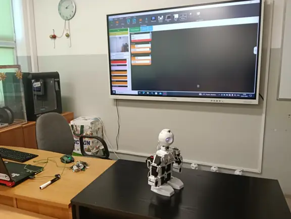 robot-humanoidalny-jd-i-program-w-roboscratch-srodowiska-arc-jpg