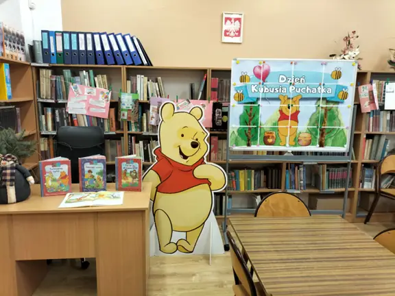 wystroj-czytelni-szkolnej-na-obchody-dnia-kubusia-puchatka--jpg
