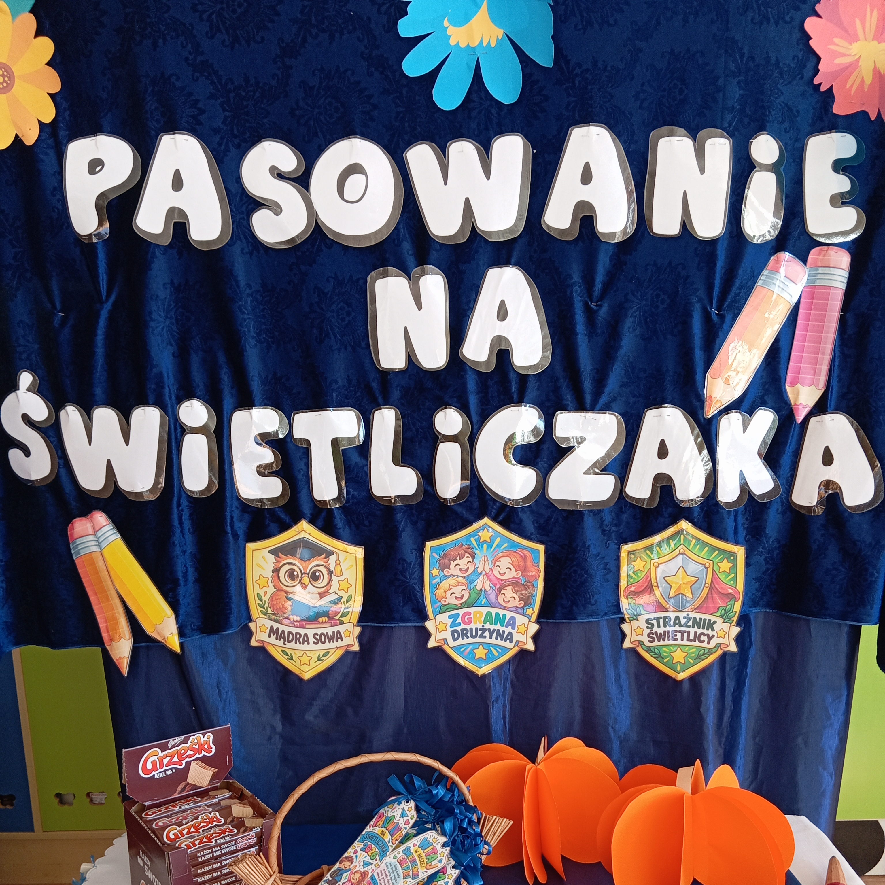 napis-pasowanie-na-swietliczaka-wafelki-dypolomy-zakladki-do-ksiazek-olowek-jpg